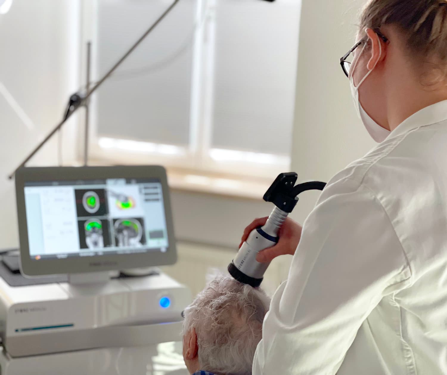 TPS-Behandlungssitzung in der Praxis für Neurostimulation Dr. Schwarz